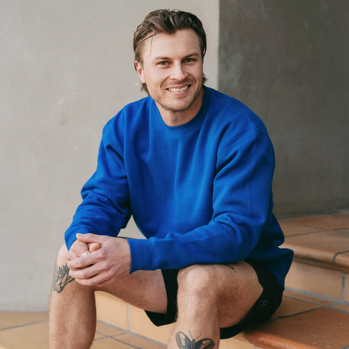 Men's blank crewneck sweatshirts in royal