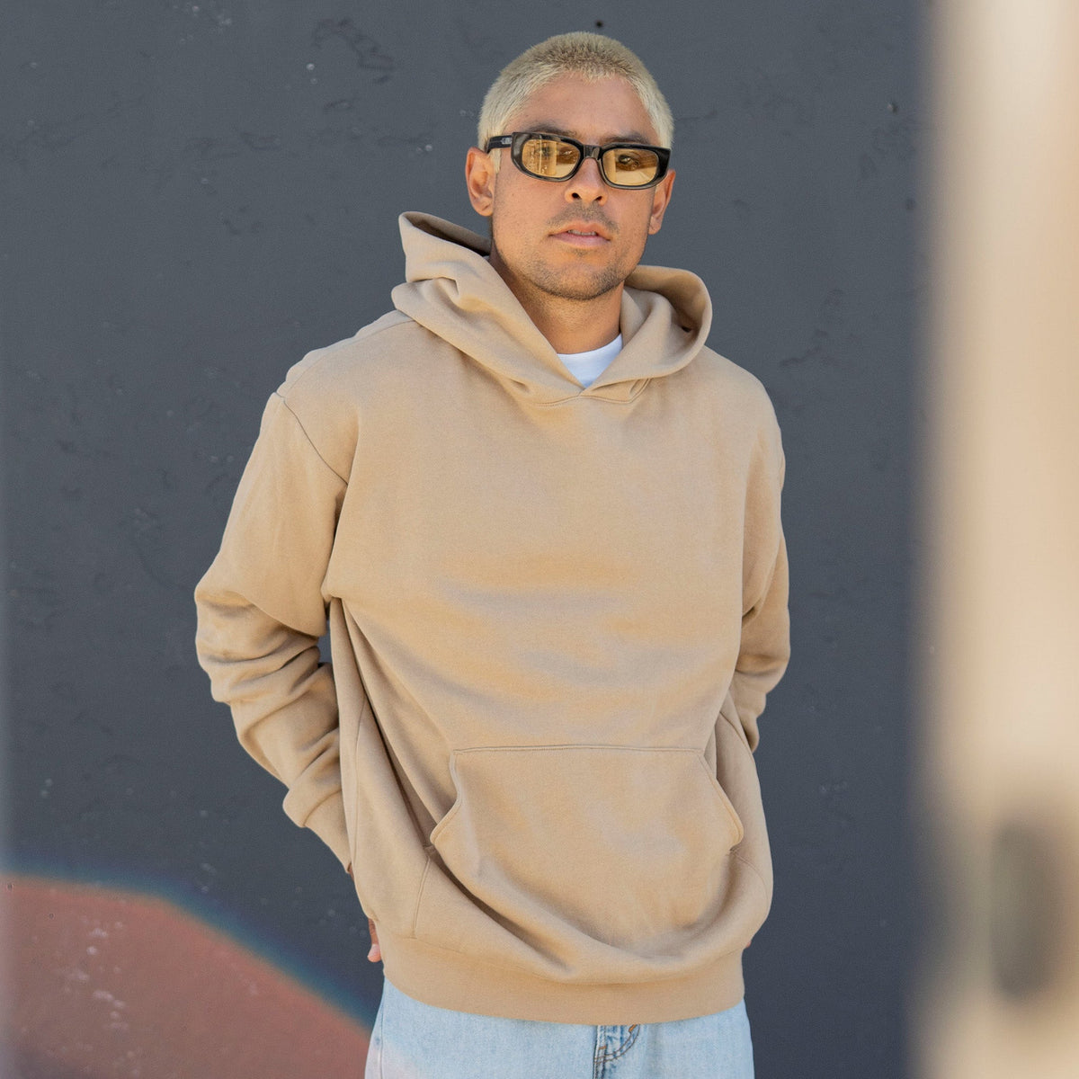 Men's blank pullover hoodies in sandstone with no drawcord